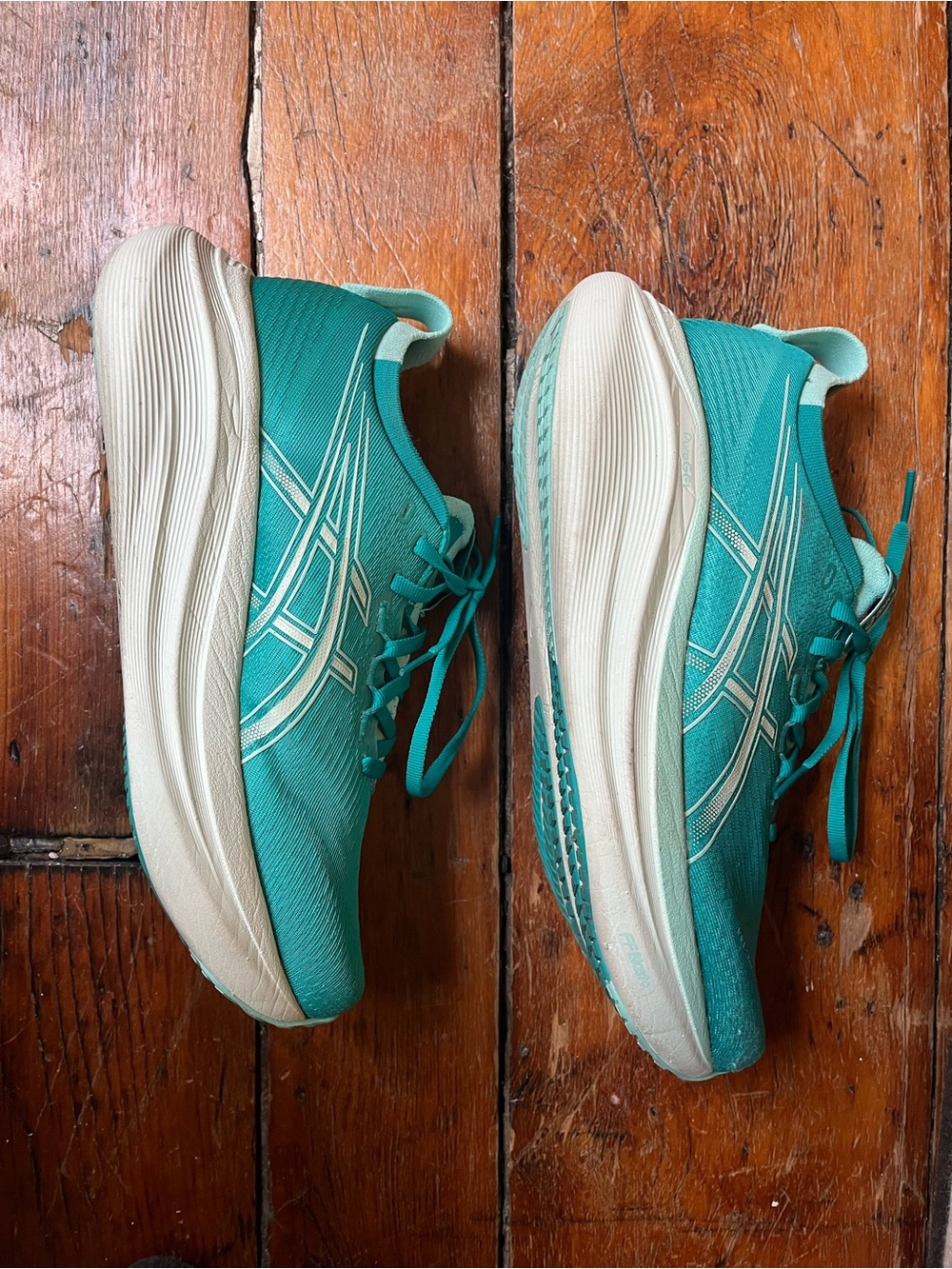 Asics GEL-NIMBUS 27 Wave
Teal/Illuminate Mint Sz 9 - Picture 13 of 15
